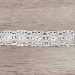 Broderie anglaise 30mm white -18.4m