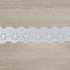 Broderie anglaise 40mm white - 18.4m