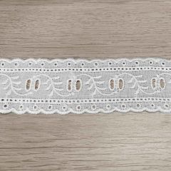 Broderie anglaise trim white - 18.4m