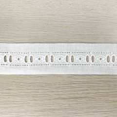 Broderie anglaise trim white - 25m